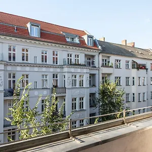  Apartment Island Mauerpark